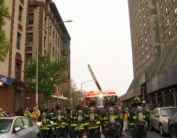 Colaps&oacute; edificio en El Bronx: anciana muere y varios civiles y polic&iacute;as heridos tras explosi&oacute;n de gas