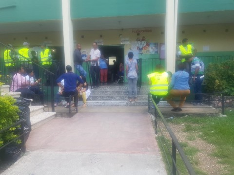 Poca asistencia en los centros de votaci&oacute;n domin&oacute; la jornada de estas elecciones municipales extraordinarias  