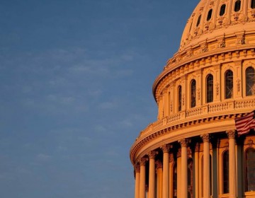 Acuerdo bipartidista "in extremis" para financiar la Administraci&oacute;n de EEUU