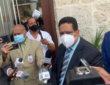 Carlos Pimentel advierte compras realizadas en per&iacute;odo de transici&oacute;n deben ser revisadas