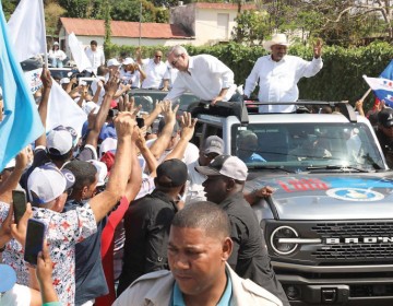 Los partidos pol&iacute;ticos movilizan multitudes en el fin de semana