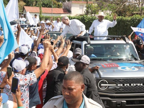 Los partidos pol&iacute;ticos movilizan multitudes en el fin de semana
