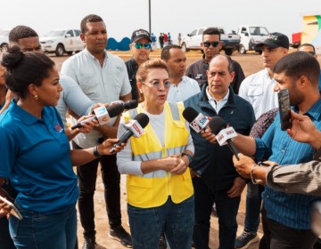 Carolina Mej&iacute;a: "Trabajamos para dejar el malec&oacute;n normalizado a la brevedad posible"