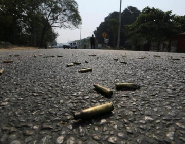 Polic&iacute;as ultiman a sicario acusado de seis homicidios y de herir a 14 personas