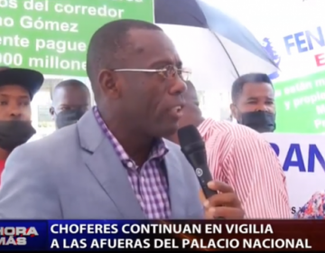 Choferes firmes en pedimento de pago de deuda al Gobierno