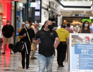 Sociedad de Infectolog&iacute;a considera mascarillas deben usarse en espacios cerrados