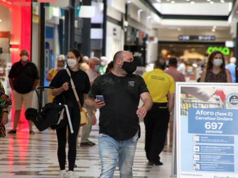Sociedad de Infectolog&iacute;a considera mascarillas deben usarse en espacios cerrados