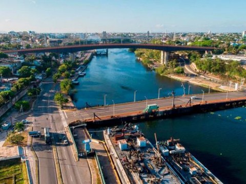 Cerrar&aacute;n hoy y ma&ntilde;ana el puente flotante por una hora