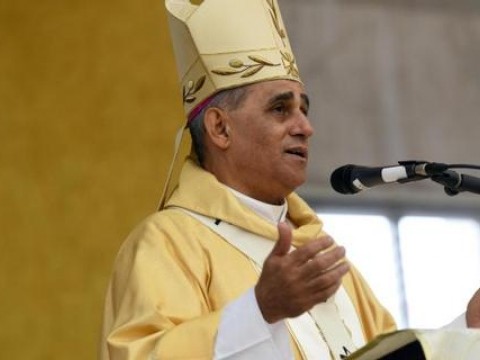 Arzobispo Freddy Bret&oacute;n narra lo dif&iacute;cil que es conseguir una prueba PCR