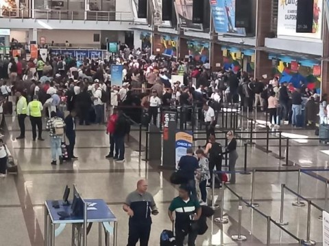 Emergencia m&eacute;dica obliga se cancele vuelo Santo Domingo-Boston