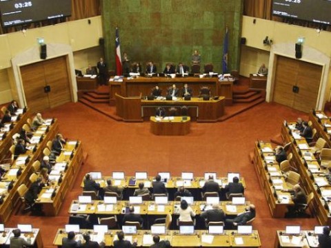 Congreso de Chile aprueba postergar elecciones