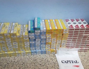 Ocupan m&aacute;s 92 mil unidades de cigarrillos en una vivienda en La Vega