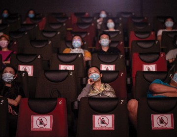 Lejos de alcanzar los niveles prepand&eacute;micos, el cine dominicano se recupera