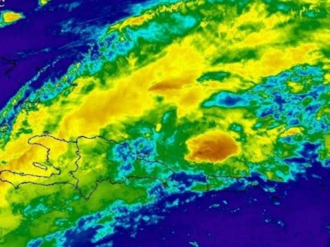 Aguaceros sobre varias provincias por onda tropical y vaguada este martes