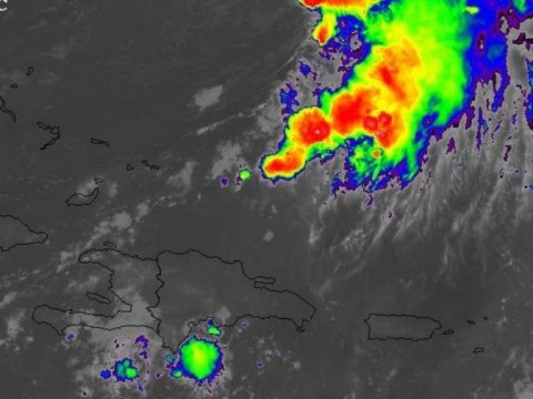 Lluvias continuar&aacute;n el resto de esta semana por incidencia de dos ondas tropicales y una vaguada