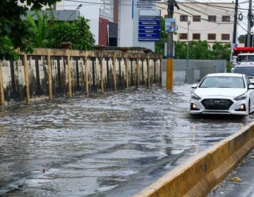 El COE declara en alerta roja al Gran Santo Domingo y otras cuatro provincias por onda tropical