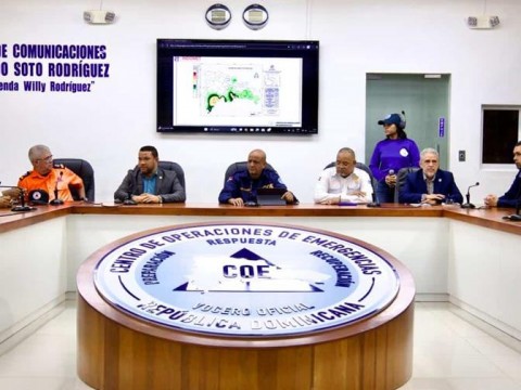 El subdirector del COE pide no bajar la guardia: lluvias por Melissa continuar&aacute;n toda la semana