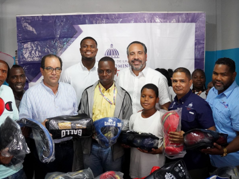 Gobierno rescata Club Deportivo y Cultural Samuel Santana, en Capotillo