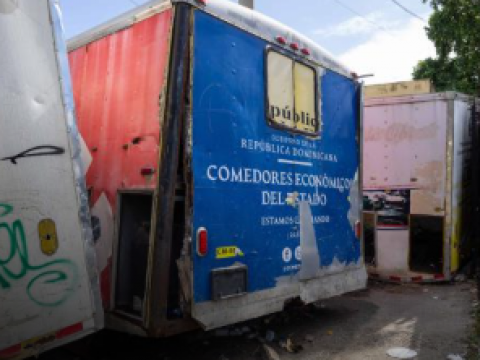 De 28 cocinas m&oacute;viles adquiridas en 2009, 14 est&aacute;n en uso; el resto es chatarra