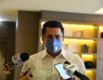 Collado anuncia dueños de bares y restaurantes no pagarán potencia de la energía eléctrica hasta enero