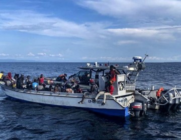 Colombia rescata a 94 migrantes haitianos que estaban a la deriva en el mar Caribe