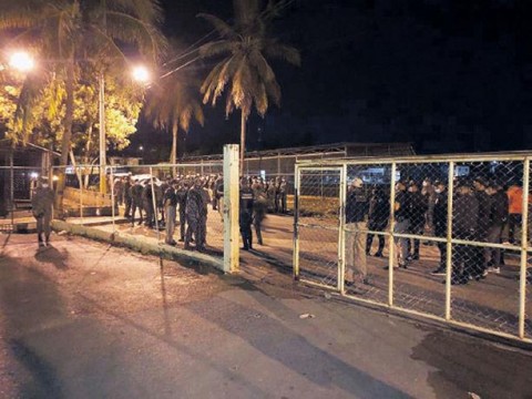 Comando de la Polic&iacute;a y fuerzas especiales toma c&aacute;rcel de La Victoria