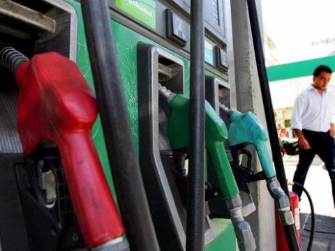 Bajan precios de la mayor&iacute;a de los combustibles entre RD$1.00 y RD$10.00