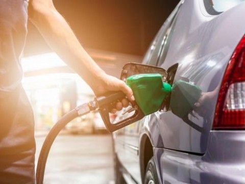 Gobierno dispone mantener igual precio de los combustibles