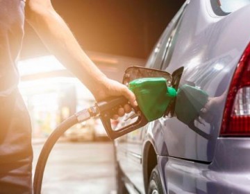 Gobierno dispone mantener igual precio de los combustibles