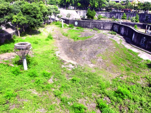 Comenzaron a limpiar el parque N&uacute;&ntilde;ez de C&aacute;ceres