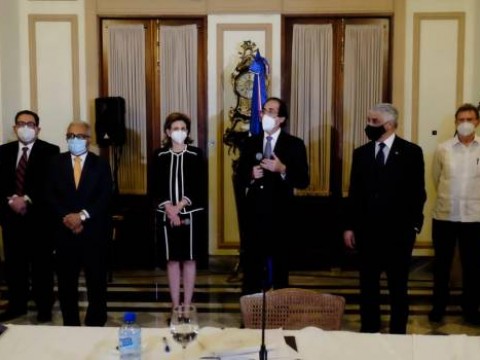 El pa&iacute;s no cerrar&aacute; sus fronteras ni el sector tur&iacute;stico en nuevas medidas asegura ministro Gustavo Montalvo