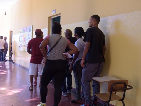 Por encima de medio mill&oacute;n de votantes participaron en la consulta pelede&iacute;sta