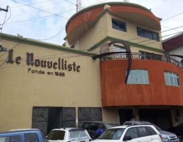 Bandas haitianas atacan peri&oacute;dico Le Nouvelliste; se llevan mobiliario y material de impresi&oacute;n
