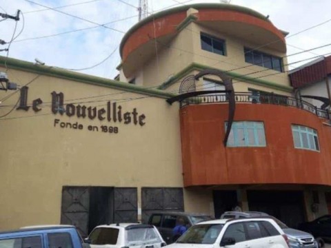 Bandas haitianas atacan peri&oacute;dico Le Nouvelliste; se llevan mobiliario y material de impresi&oacute;n