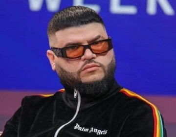 El consejo de Farruko a los artistas tras Bad Bunny lanzar celular a una fan&aacute;tica