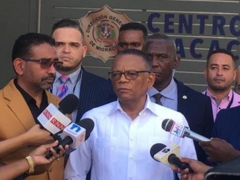 Migraci&oacute;n desautoriza entrega de carnets de trabajo a haitianos en Dajab&oacute;n