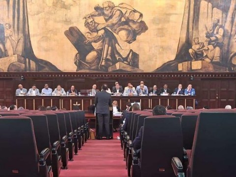 En consulta p&uacute;blica cuestionan pocas ganancias y muchos riesgos del contrato con Aerodom