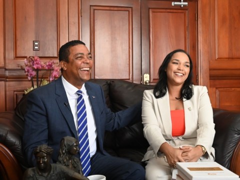 Los D'Aza: un relevo pol&iacute;tico lleno de orgullo mutuo