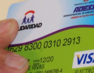 ADESS denuncia colmaderos de oposici&oacute;n estafan a beneficiarios de tarjeta Solidaridad