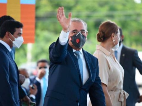 Presidente Danilo inaugura carretera Navarrete-Puerto Plata y otras siete obras viales