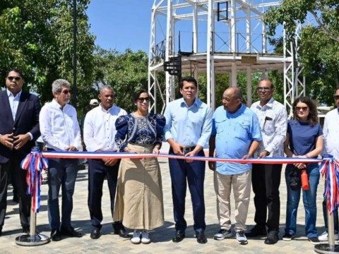 David Collado entrega el remozado parque Duarte de San Fernando, Montecristi