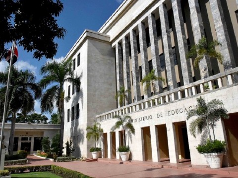 Dictan sentencia de desalojo al Ministerio de Educaci&oacute;n por falta de pago