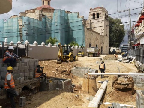 Inundaciones en Ciudad Colonial generan cr&iacute;ticas
