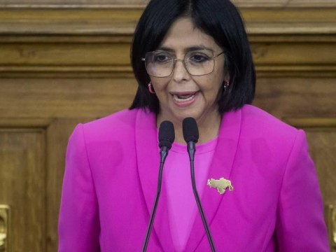 Vicepresidenta de Venezuela resulta herida por la ca&iacute;da de un &aacute;rbol en el noreste del pa&iacute;s