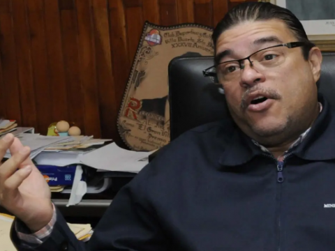 Francisco Camacho dice cumple con el deporte