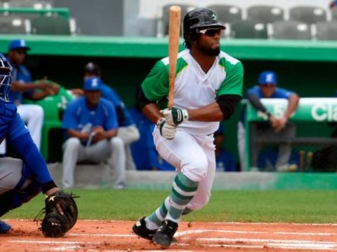 Aneury Tavarez ingresa a las &Aacute;guilas Cibae&ntilde;as y Rainel Rosario pasa a las Estrellas