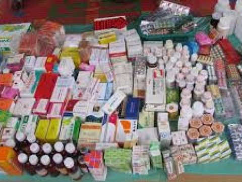 Decomisan medicamentos falsos y apresan dos personas en Moca