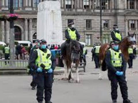 Al menos tres muertos en un ataque con cuchillo en un hotel de Glasgow
