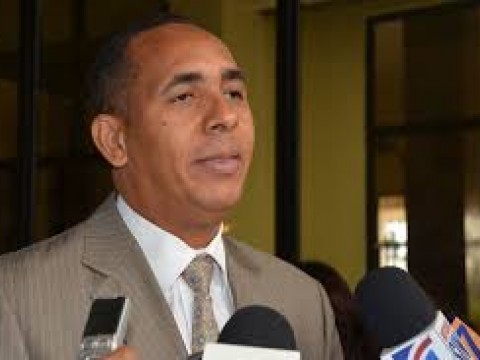 "La tecnolog&iacute;a que deber&aacute; usarse para el a&ntilde;o escolar es la radio y la televisi&oacute;n" dice director del Indotel