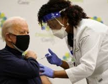 Aplicar&aacute;n segunda dosis de la vacuna contra el COVID-19 al presidente electo Joe Biden